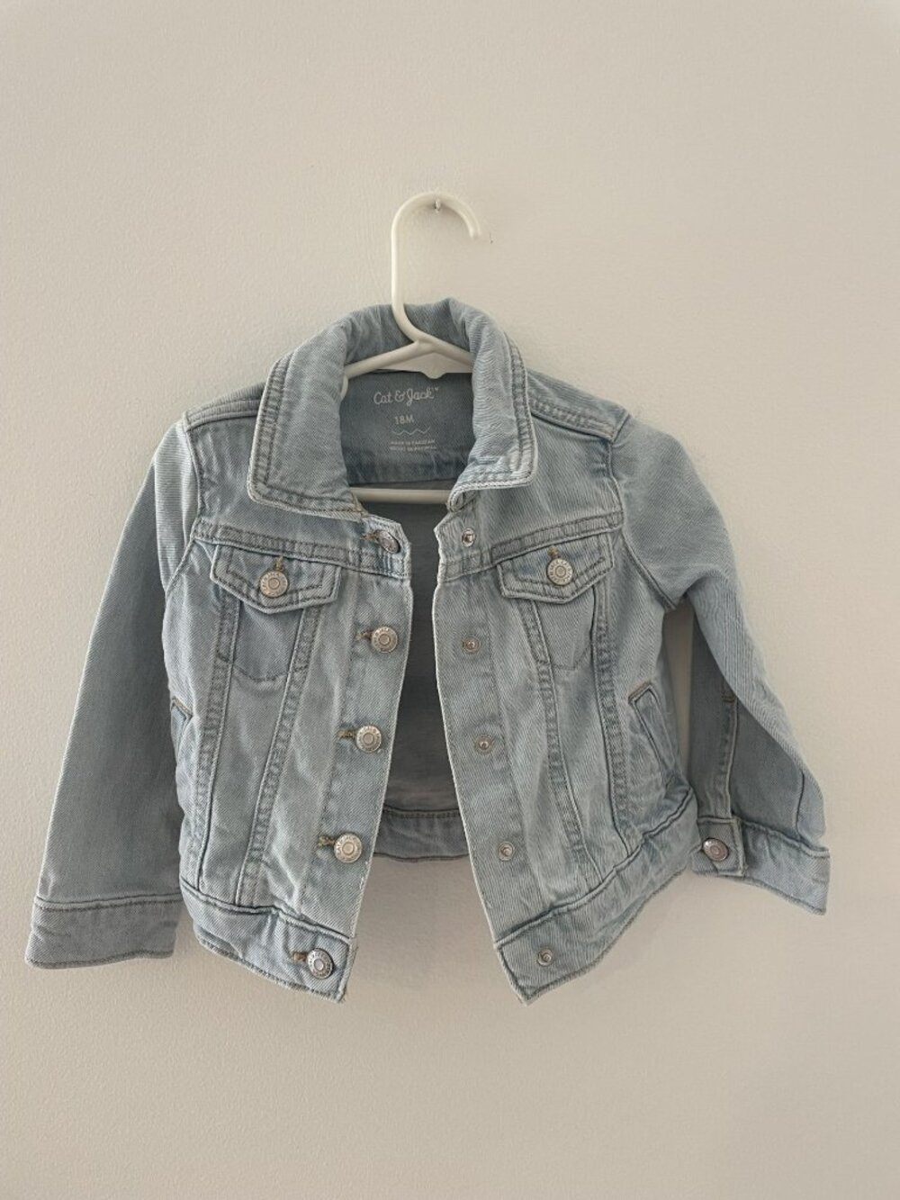 Cat & Jack 18month stonewash jean jacket, flap and side pockets